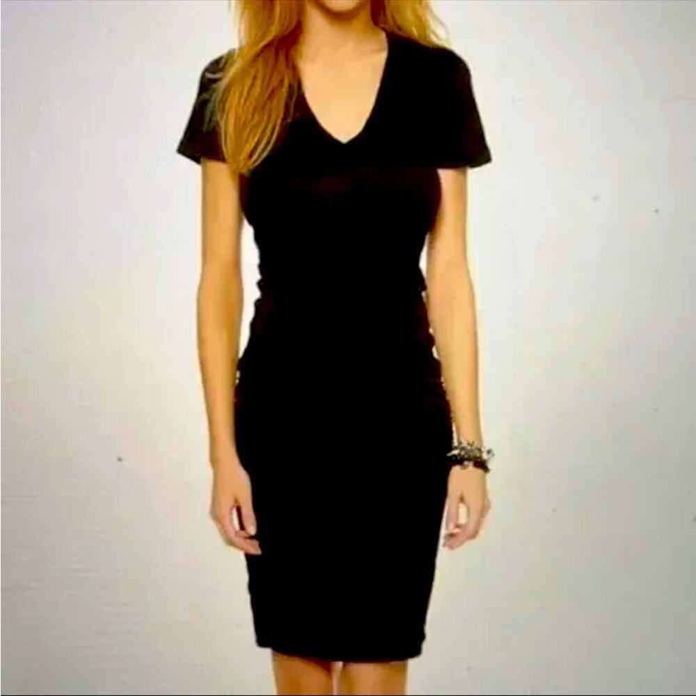 Monrow x Revolved Dress M Deep V Neck Ruched Side MIDI Tee Shirt Sexy Classic